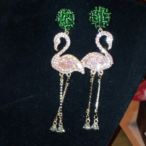 Flamingo stud earrings like new, impressive