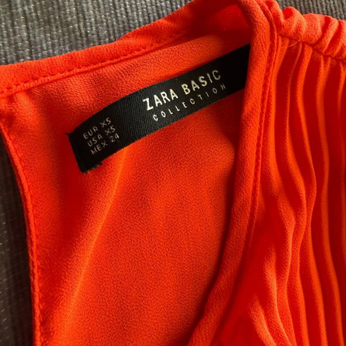 Zara pleated blouse red, like new, size XS