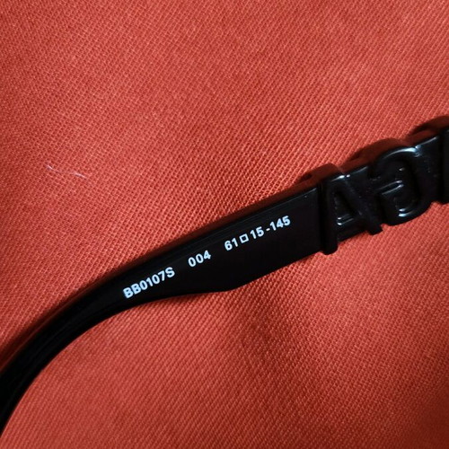 Balenciaga sunglasses BB0107S-004 like new, black
