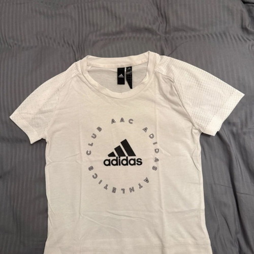 Adidas t-shirt like new, size S, white