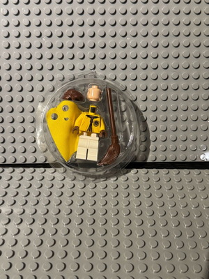 Lego Minifigure Cedric Diggory with Yellow Quidditch Uniform, new