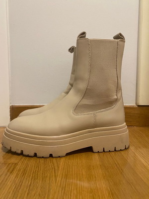 Zara μποτάκια μεταχειρισμένα, μπεζ, νούμερο 38