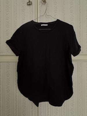 T-shirt Zara women's with rolled sleeve like new, black, size S