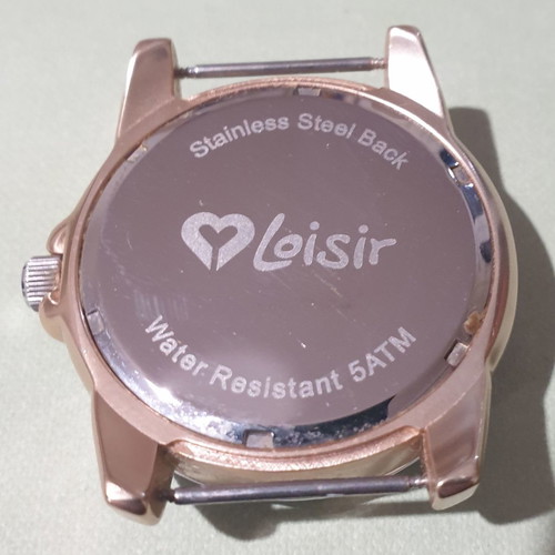 Loisir watch dial used without strap