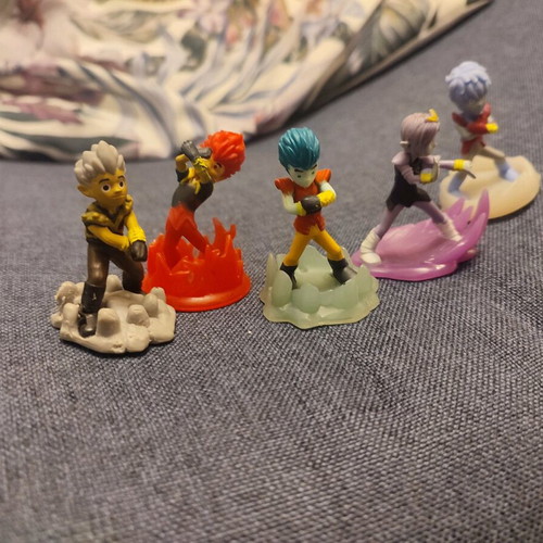 Cormiti figures like new, set of 5
