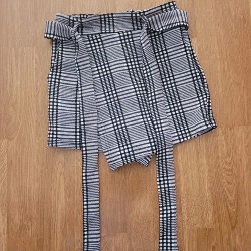 Skirt-shorts with belt new, size S