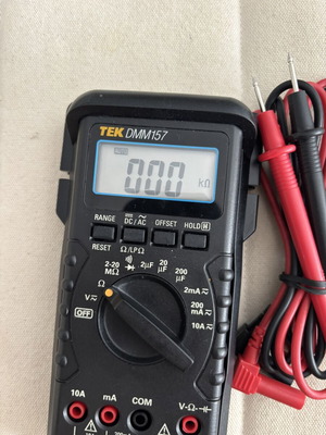 Tek DMM157 цифров мултиметър като нов с червени и черни измервателни кабели