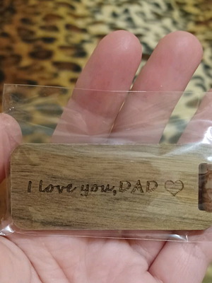 Wooden keychain new with I love you DAD inscription brown
