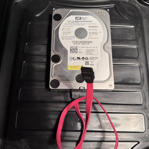 Western Digital WD Caviar SE16 320GB SATA HDD non-tested used