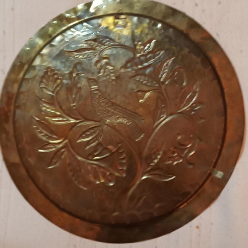 Brass plate used, diameter 28.5 cm