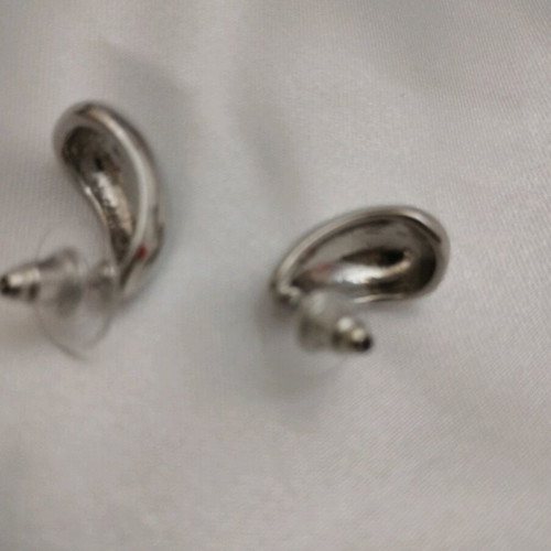 Drop earrings