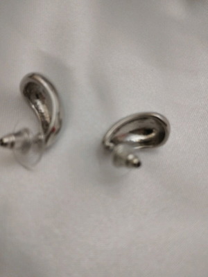 Drop earrings