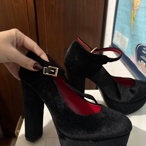 Velvet high heel shoe like new, size 37, black