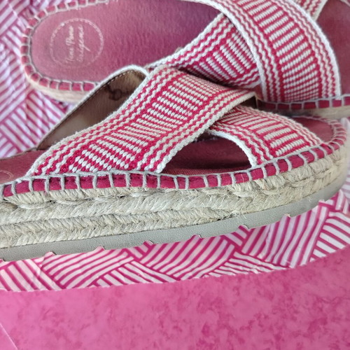 Toni Pons espadrilles slides size 38, like new, red and white