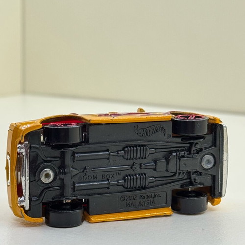 Hot Wheels Boom Box Custom Wagon 2002 Mattel like new