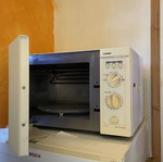 Laden Microwave Oven used