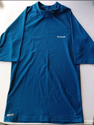 Decathlon short sleeve UV protection surfing top t-shirt blue like new