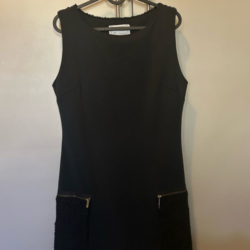 Queen of hearts sleeveless dress with pockets like new, black