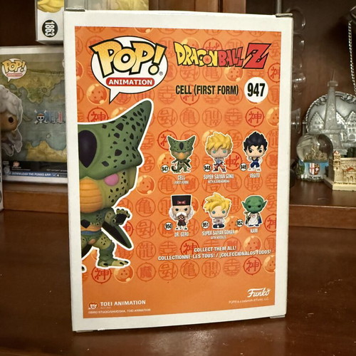 Funko Pop Animation Dragonball #947 Cell First Form glow in the dark like new