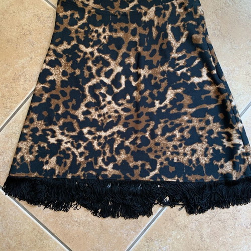 Skirt slightly above knee size L like new, black and brown