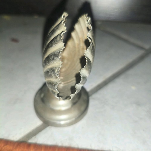 Silver-plated decorative item used with ribbed design