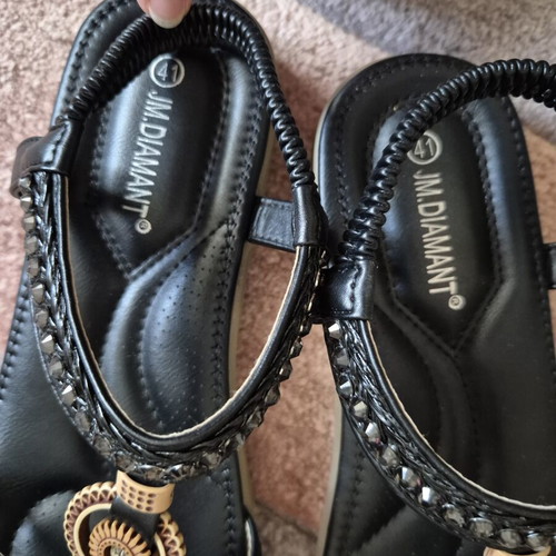 Flat sandals black color like new with metal details size 40