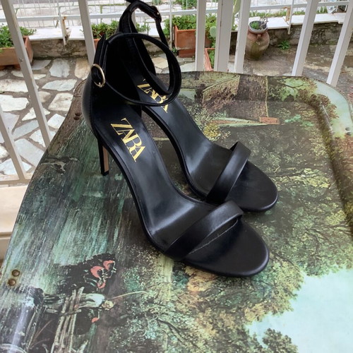 Zara сандали обувки нови, размери 40 и 41, черни