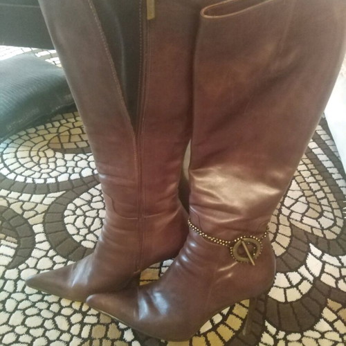 Dodici boots like new, brown with chain and leather interior