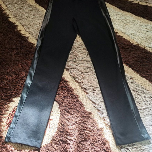 Leggings with leather detail on the side like new size XL
