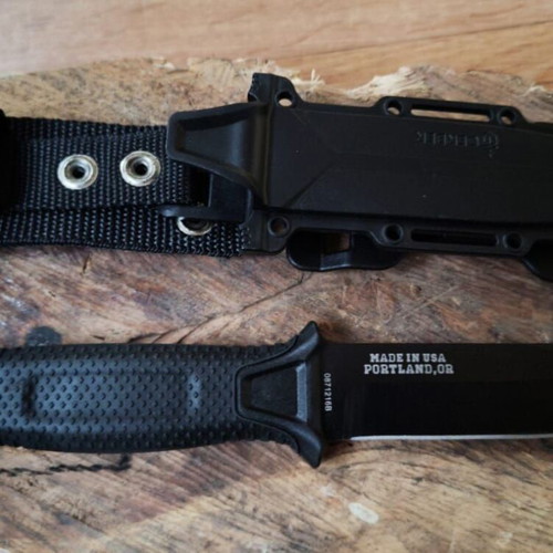 Gerber Strongarm Survival Knife with Sheath Black new