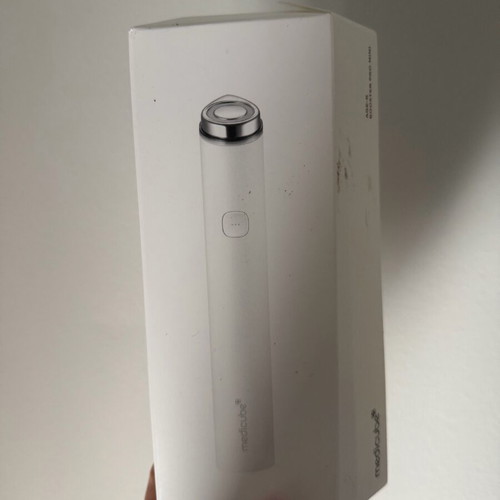 Medicube Age R booster mini like new