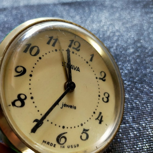 Slava mechanical table clock restored, works