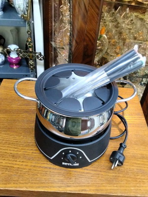 Severin FO 2400 fondue set new with 8 forks and adjustable thermostat