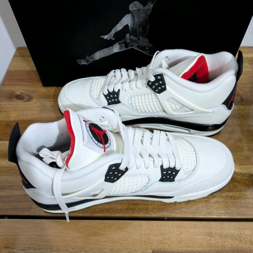 Air Jordan 4 Retro OG Flight Club EU 44 new, black and white