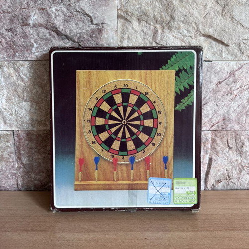 Vintage darts like new, 24cm x 20cm