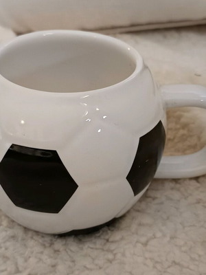 Soccer cup ceramic 16oz like new