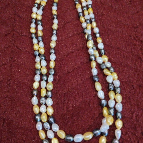 Natural pearl set like new with necklace, bracelet and earrings