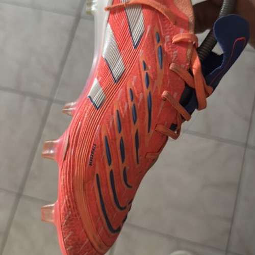 Adidas Predator football shoes like new, size 40.5, red