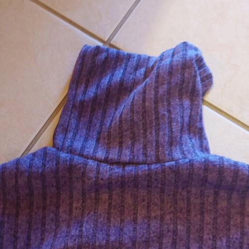 Shein fitted crop top turtleneck new, purple, size M