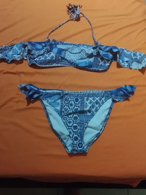 Bikini set with ruffles and loose sleeves, boho style