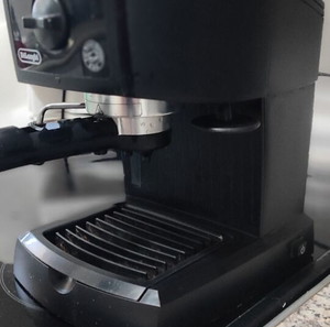 Μηχανή εσπρέσσο delonghi ec151.b
