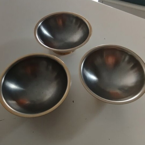 Stainless steel serving bowls set of 3, like new