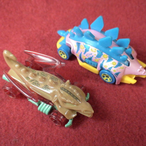 Hot Wheels Motosaurus and Dragon Blaster collectible cars set used