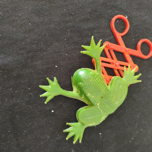 Frog toy used 80s with spring mechanism