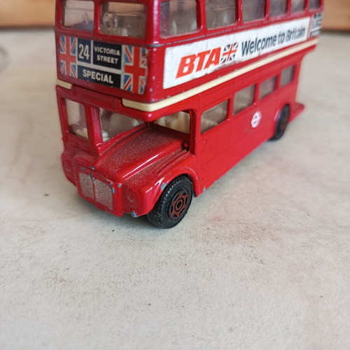 Vintage metal bus made in Britain used, 12 cm long