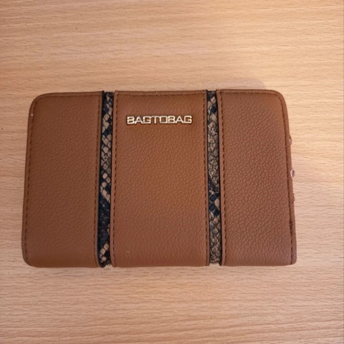 Brown women's wallet like new