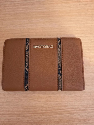 Brown women's wallet like new