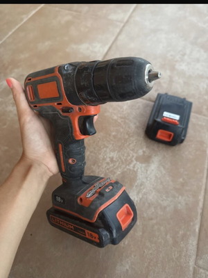 Black+Decker 18V drill driver with 2 batteries, lightly used