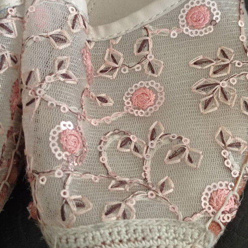 Migato women's espadrilles size 38 like new, beige floral embroidery