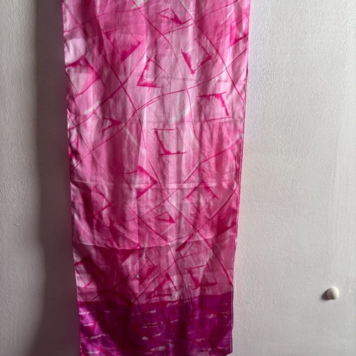 Italian scarf pink with water pattern used